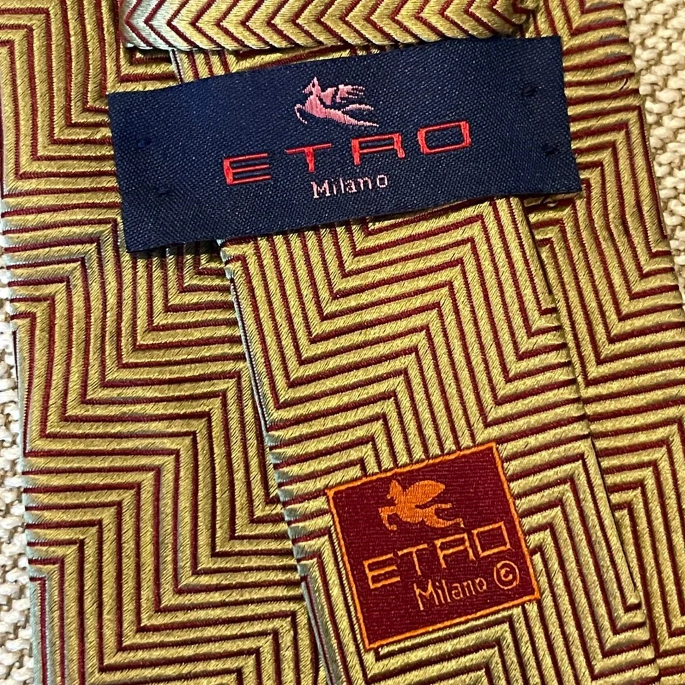 Etro Milano Silk Necktie Men Gold Burgundy Chevron Zigzag Italy Luxury Tie